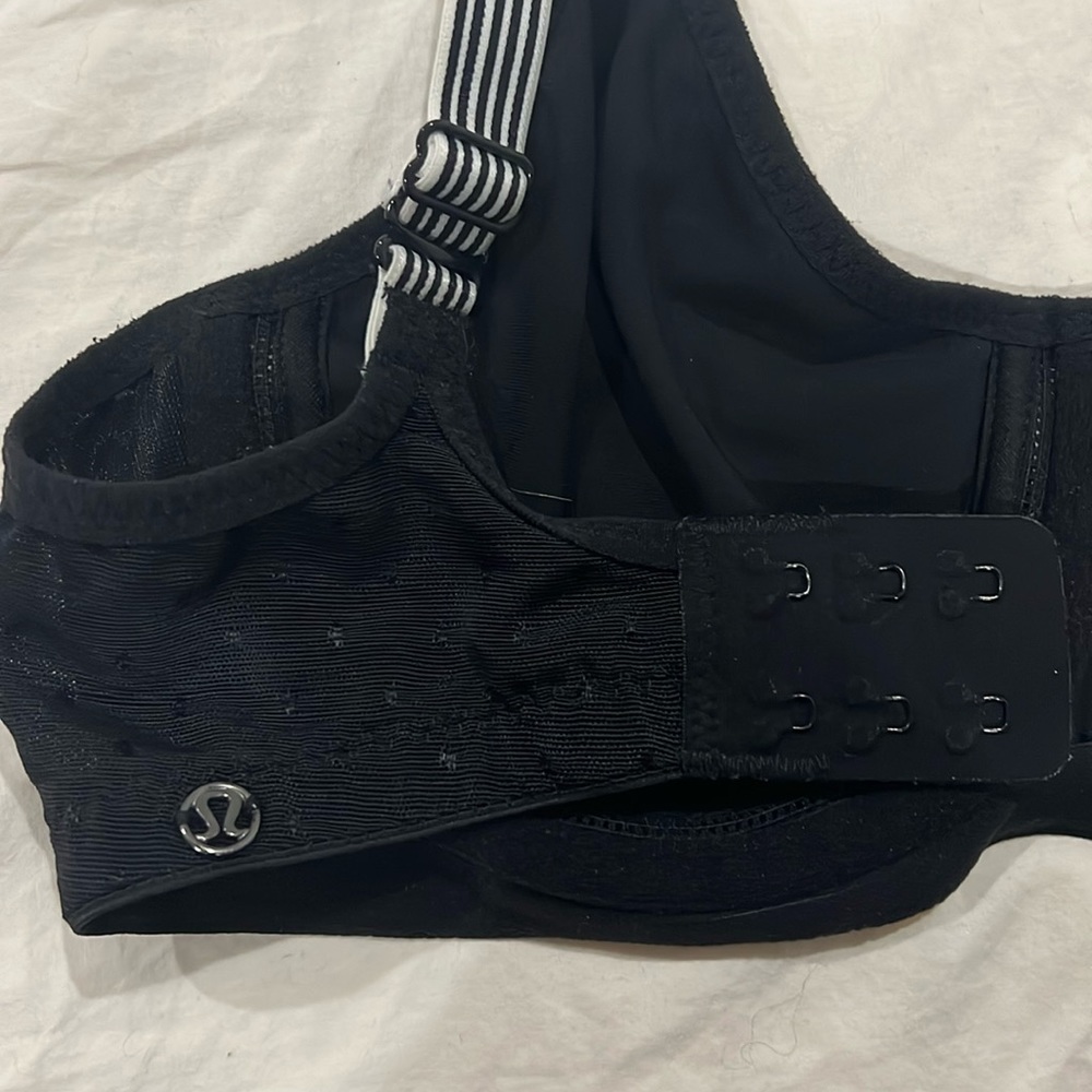 Lululemon underwire mesh bra size XS - Picture 3 of 6